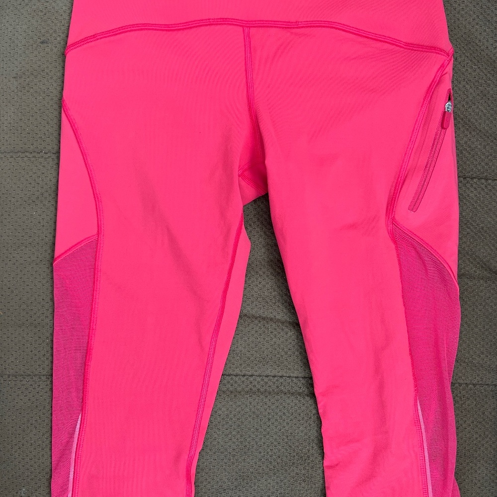 Lululemon pink mesh capri leggings size 6